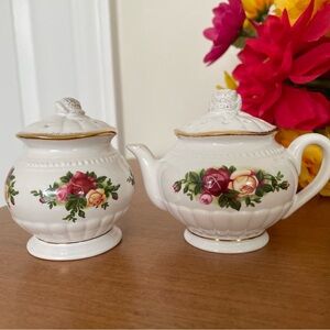 Royal Albert Old Country Roses salt & pepper